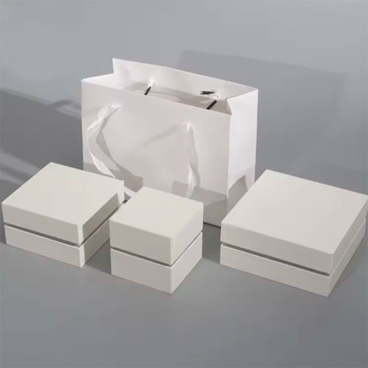 Recyclable Gift Packaging Small Jewelry Box